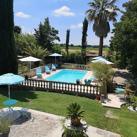 Le Mas Des Agapes Beaucaire  Exteriör bild